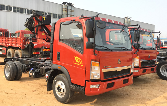 重汽豪沃平板車底盤