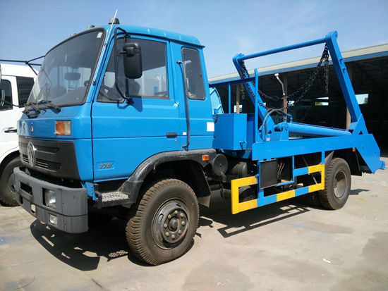 東風(fēng) 145型擺臂式垃圾車(chē)