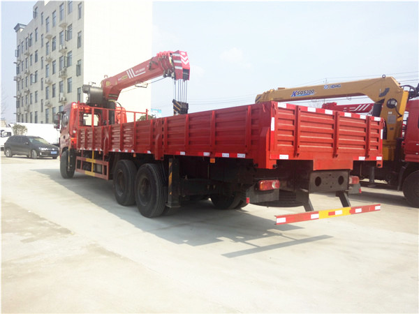 東風后雙橋三一12噸隨車吊 東風后雙橋三一12噸隨車吊