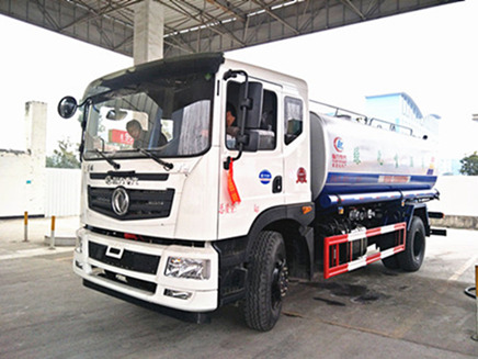 東風(fēng)T5新款灑水車