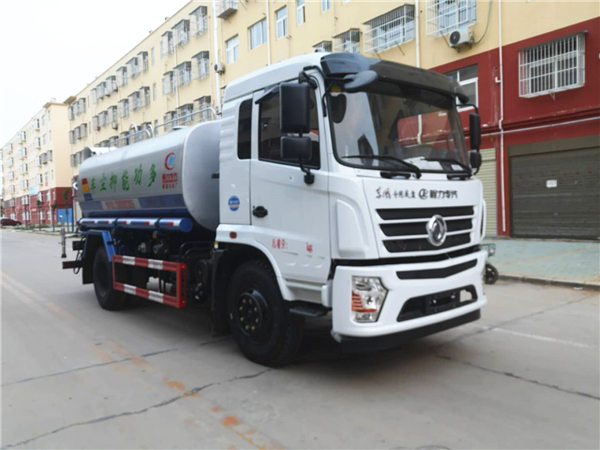 東風D3灑水車12噸霧炮車發(fā)車北京！