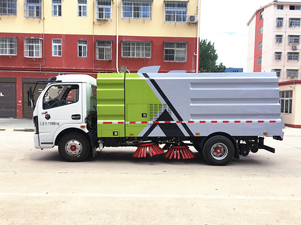 程力掃路車注意五個部位的保養(yǎng)