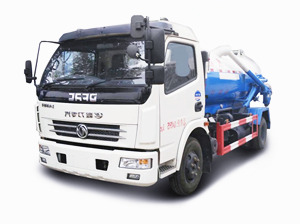 東風(fēng)多利卡D7吸污車