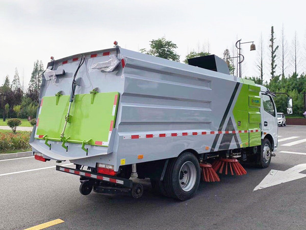 東風凱普特8方掃路車
